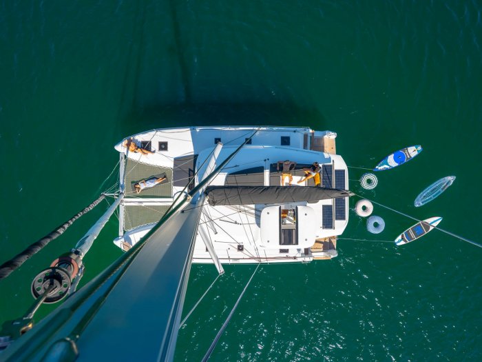 5 Reasons to rent a catamaran lagoon from Skyfall Yacht Charter to visit Saronic gulf or Cyclades