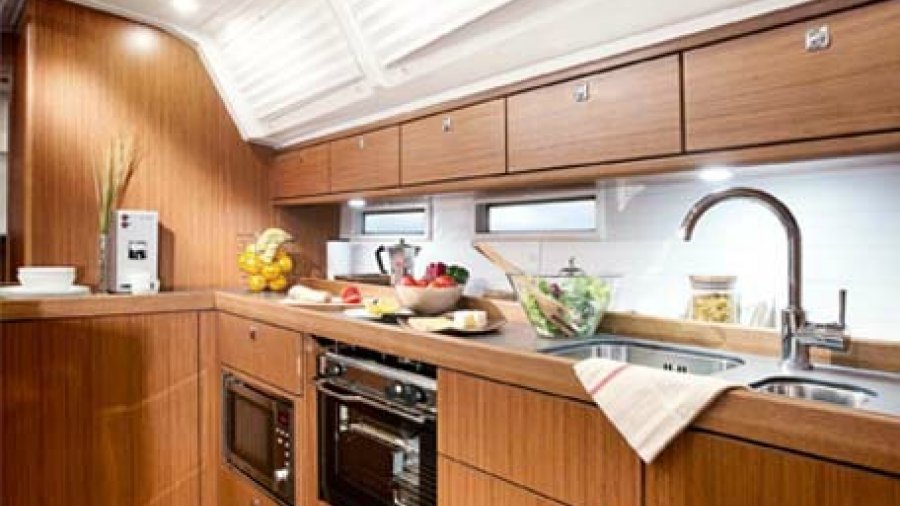 46 cruiser int3 - SKyfall Yacht Charter