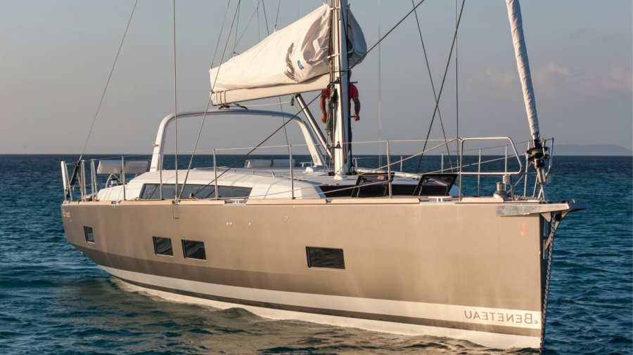 Skyfall_Beneteau_Oceanis_55_ext3