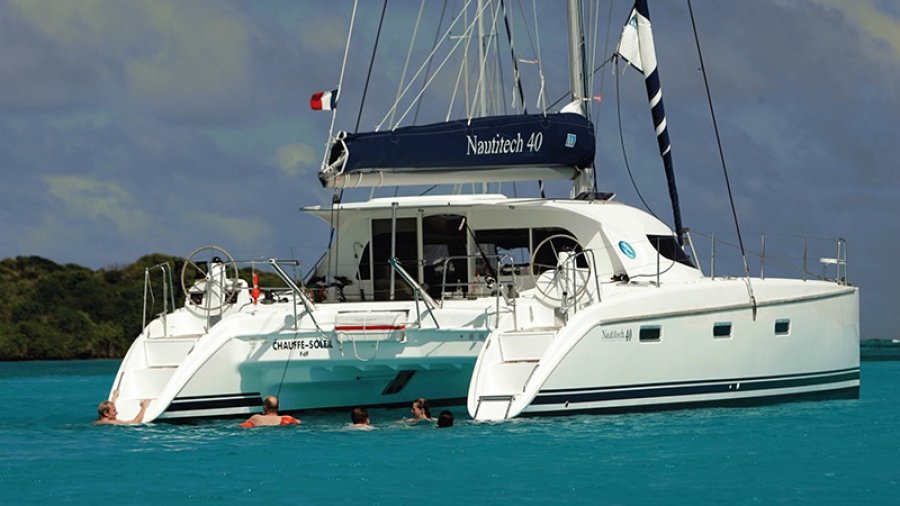 skyfall_Nautitech_40_2006_ext4