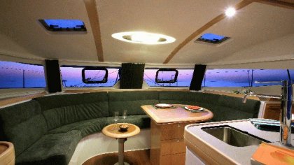 skyfall_Nautitech_40_2006_int3